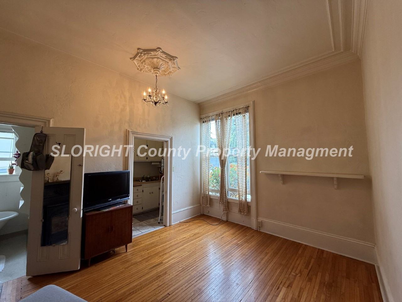 1406 Morro St Apt 2 - Photo 3 of 8