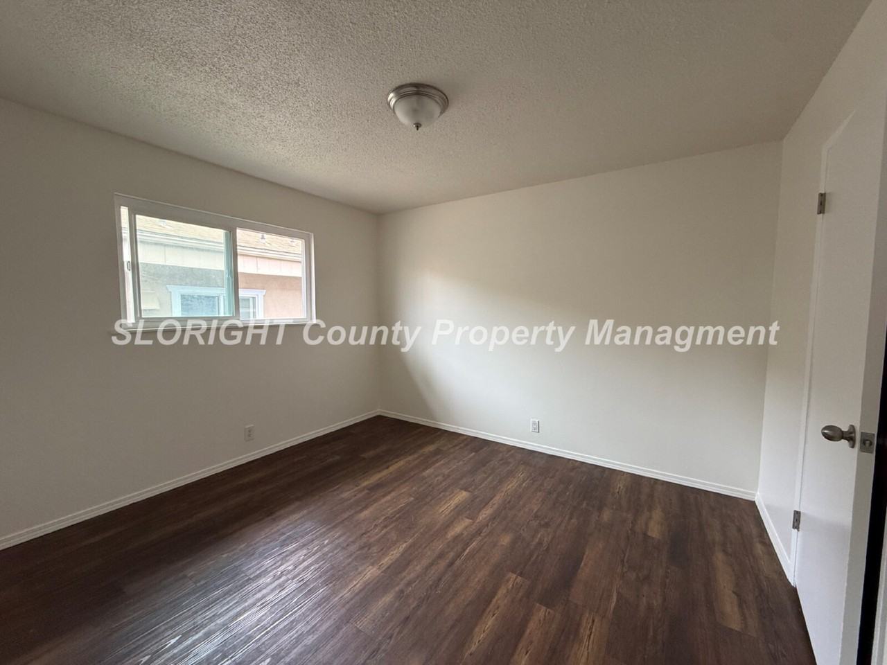 857 Manhattan Ave - Photo 6 of 10