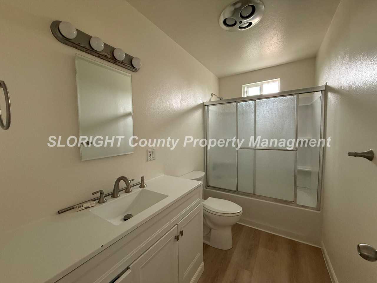 857 Manhattan Ave - Photo 7 of 10