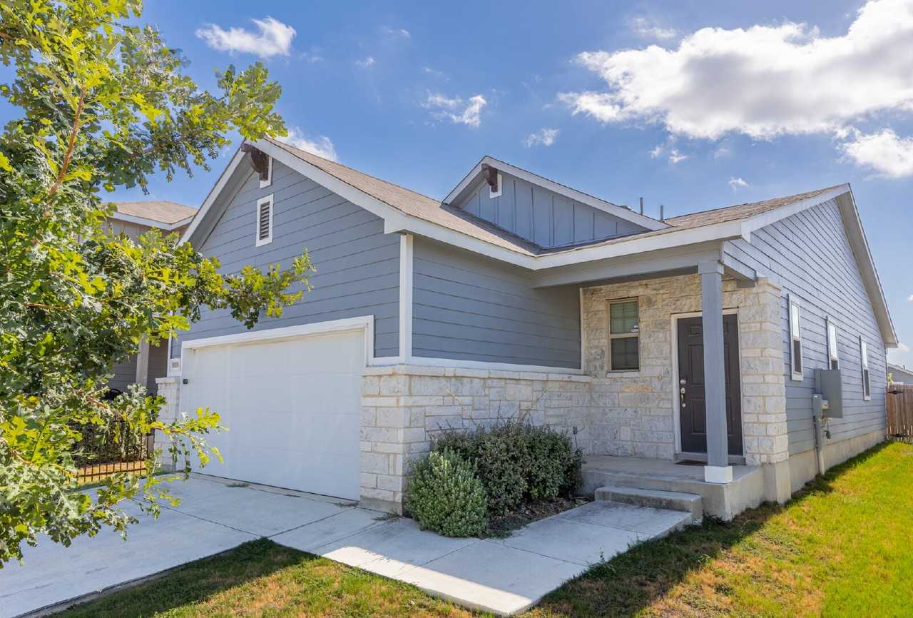 10110 Jardin Verde - Photo 2 of 29