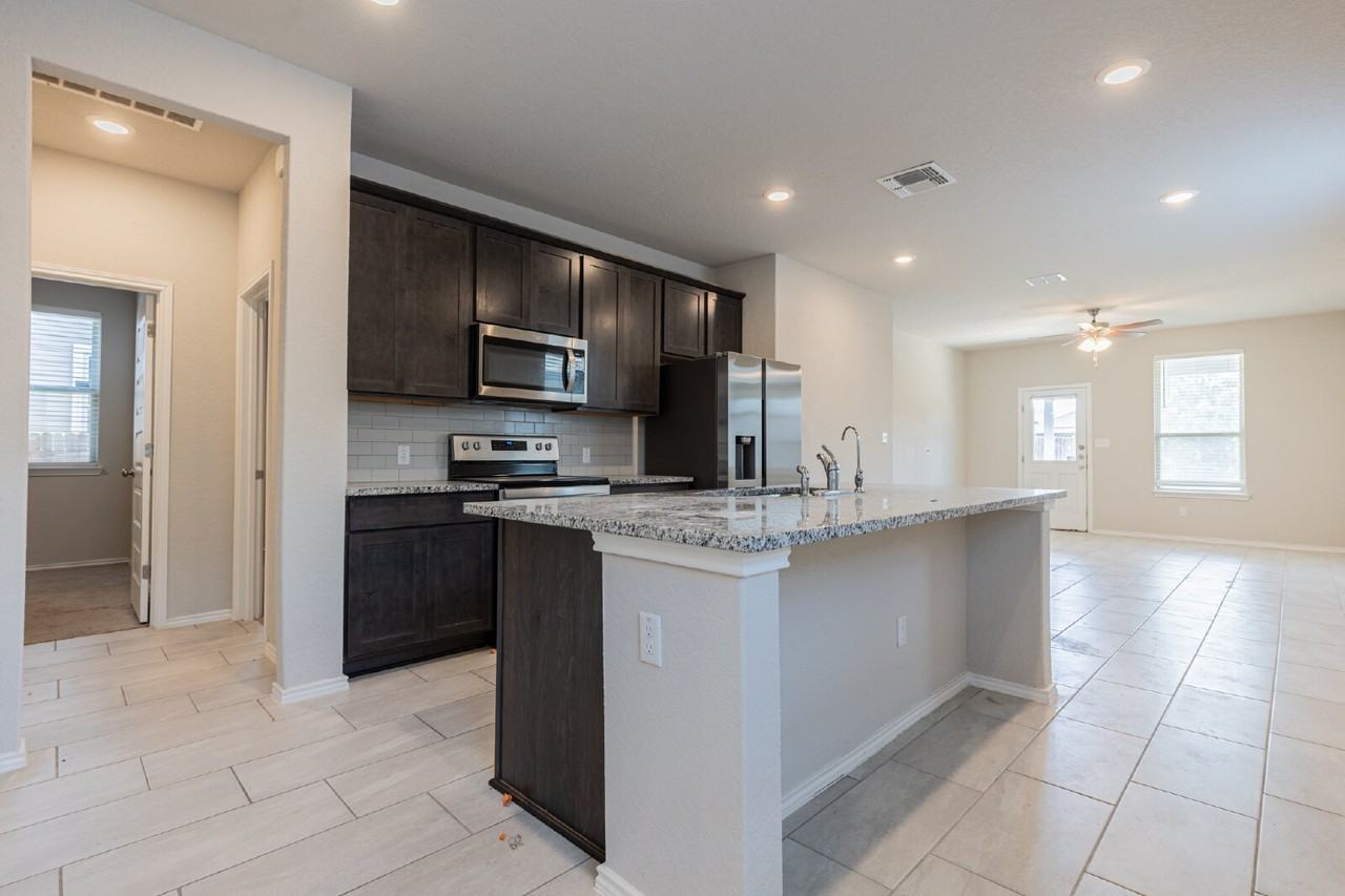 10110 Jardin Verde - Photo 3 of 29