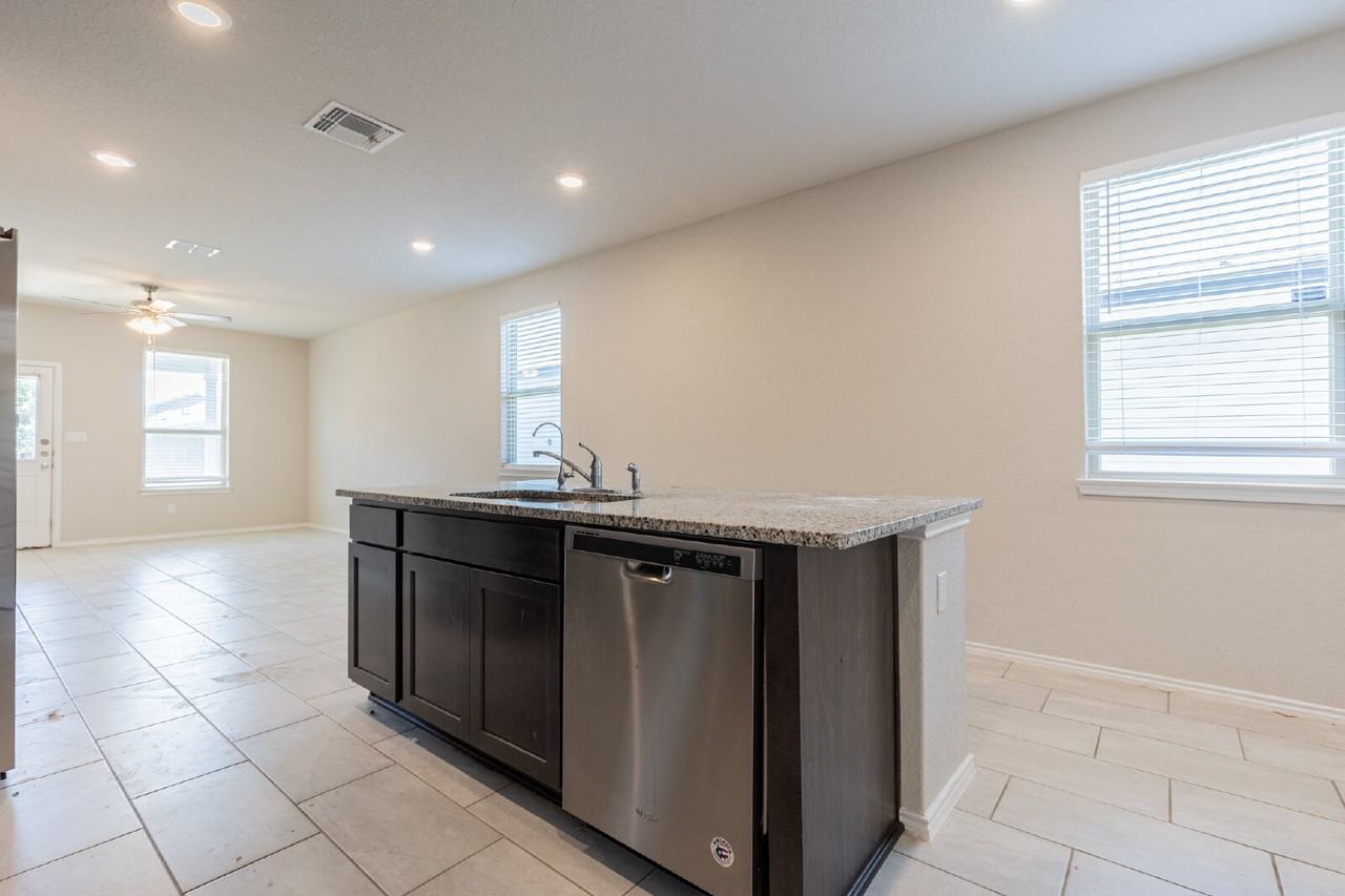10110 Jardin Verde - Photo 6 of 29