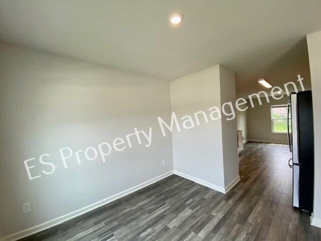 2913 W Kings Canyon Rd - Photo 3 of 36