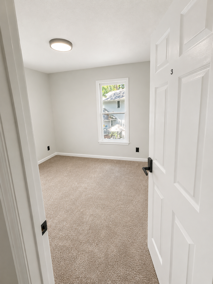 420 Andros Dr Rm 3 - Photo 2 of 4