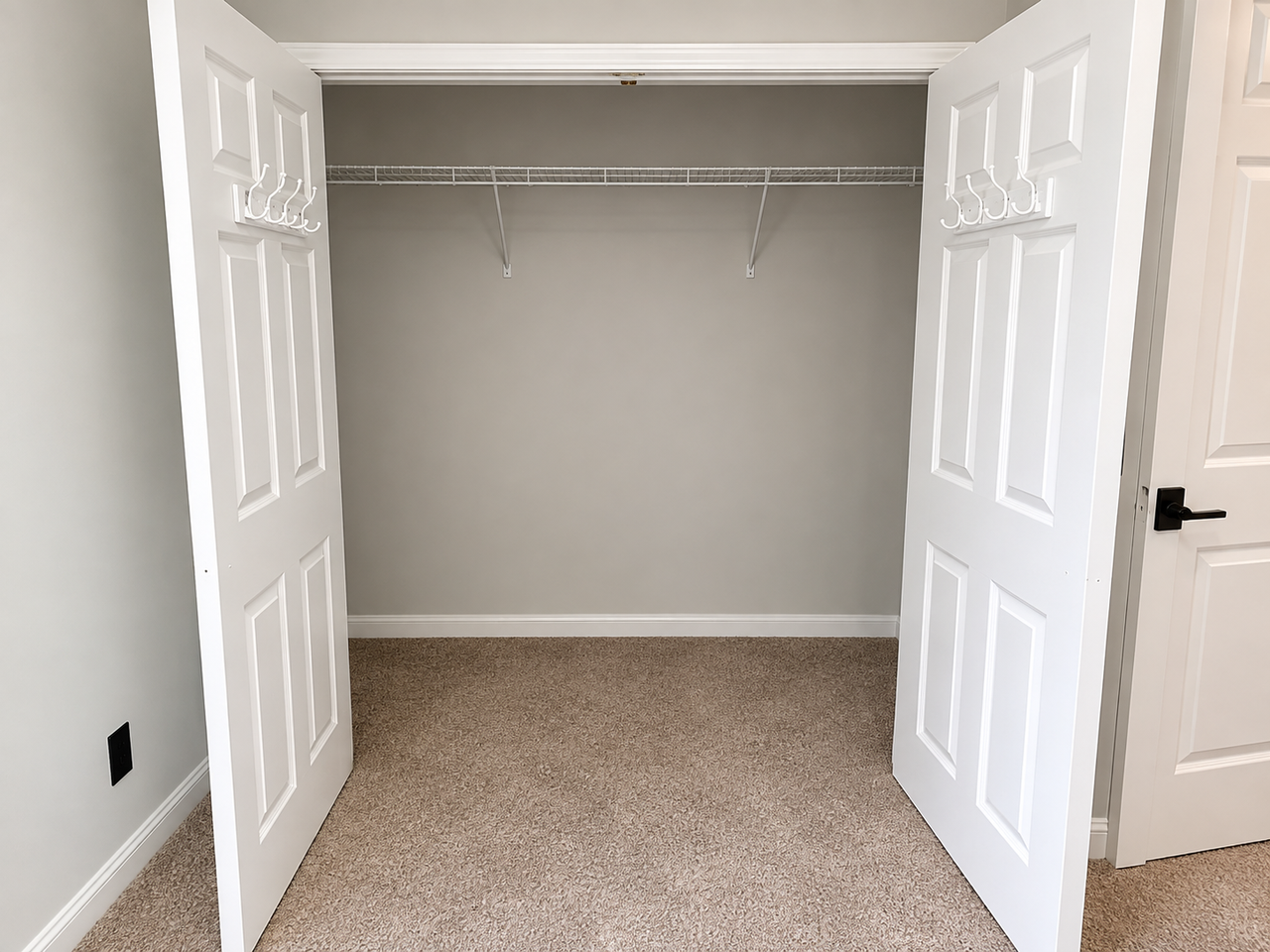 420 Andros Dr Rm 3 - Photo 4 of 4