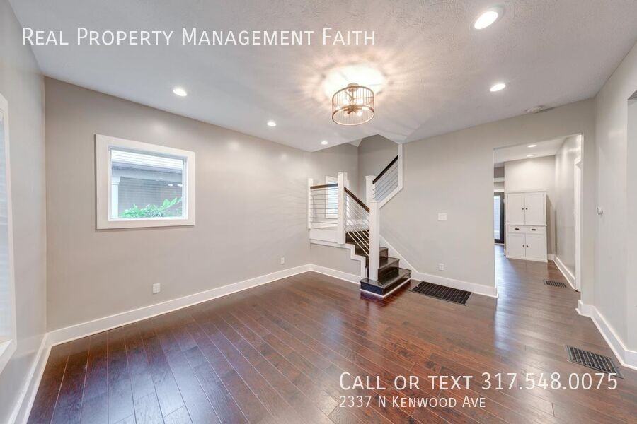 2337 N Kenwood Ave - Photo 3 of 40