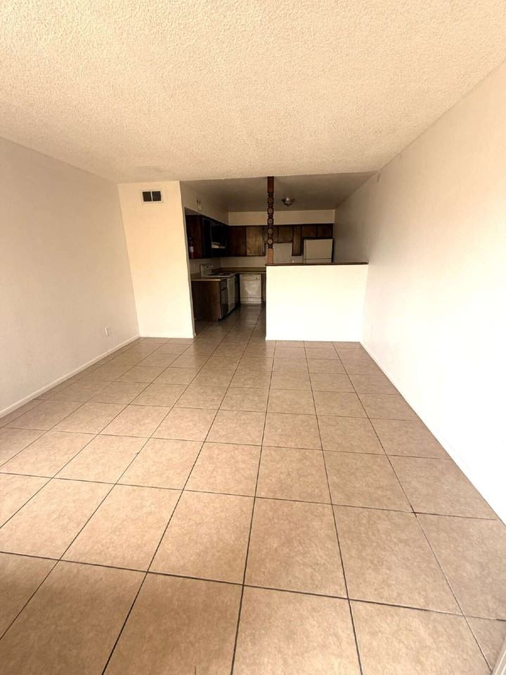 1504 E 29th Ave #2 - Photo 3 of 13