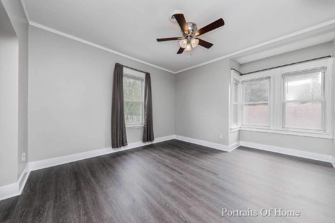 812 S Jefferson St - Photo 2 of 11
