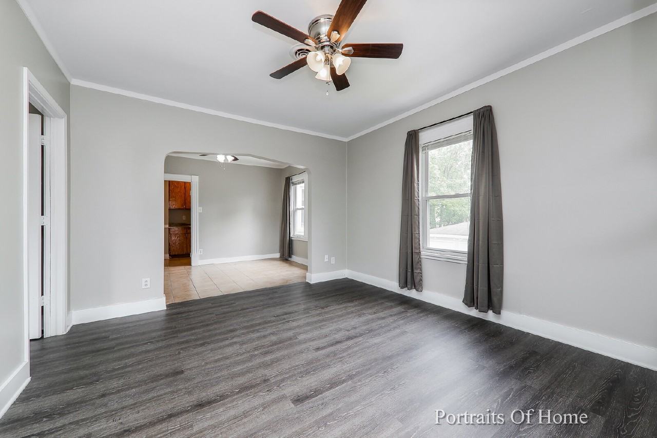 812 S Jefferson St - Photo 3 of 11