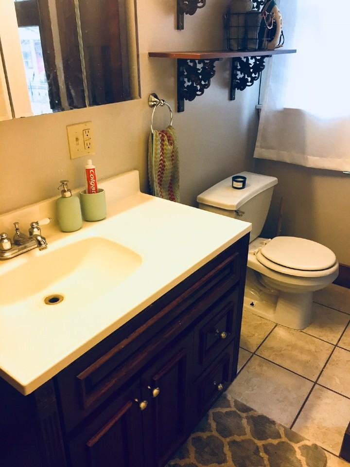 103 E 9th St #32 - Photo 4 of 10