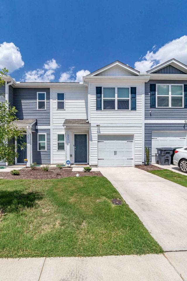 211 Seymour Village Dr - Photo 3 of 26