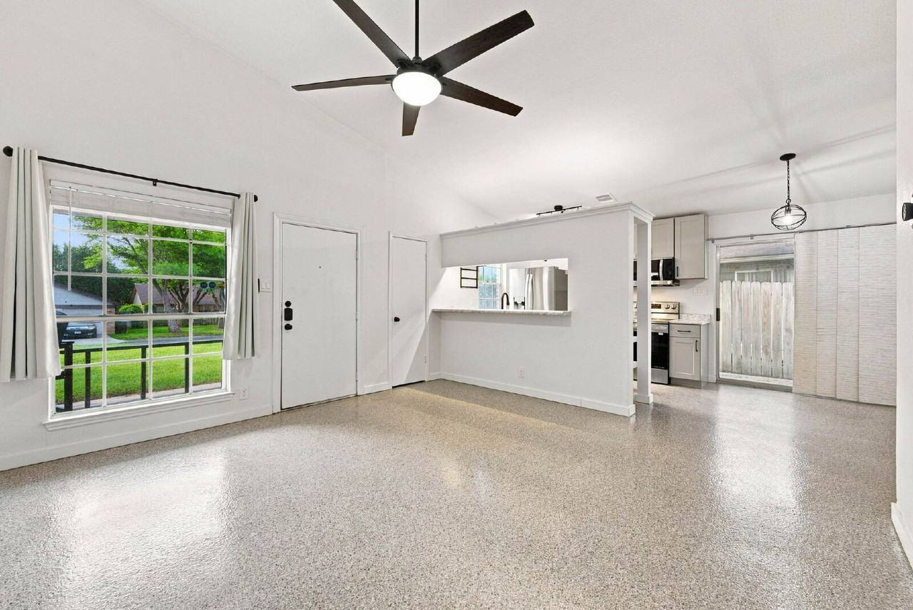 12225 Ridge Crown St - Photo 3 of 17