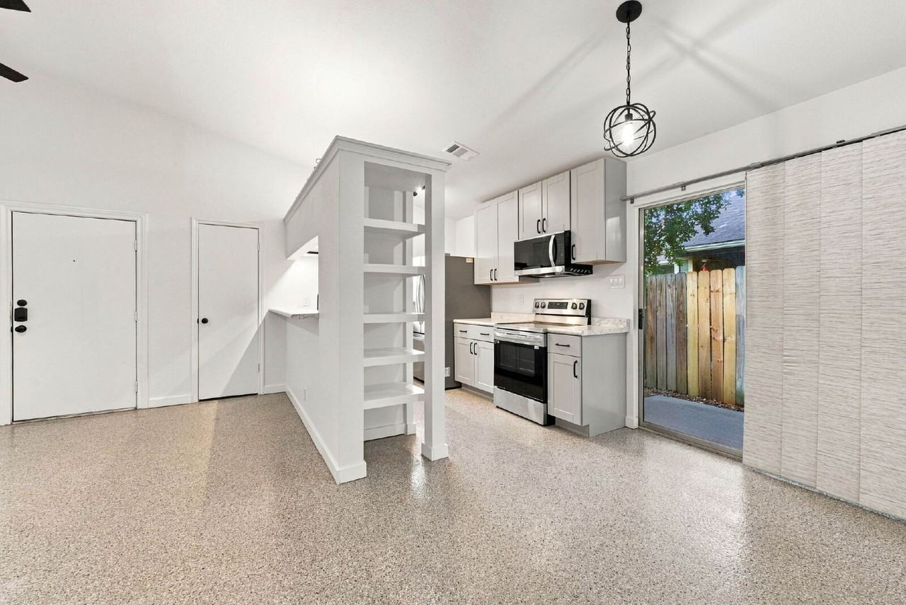 12225 Ridge Crown St - Photo 5 of 17