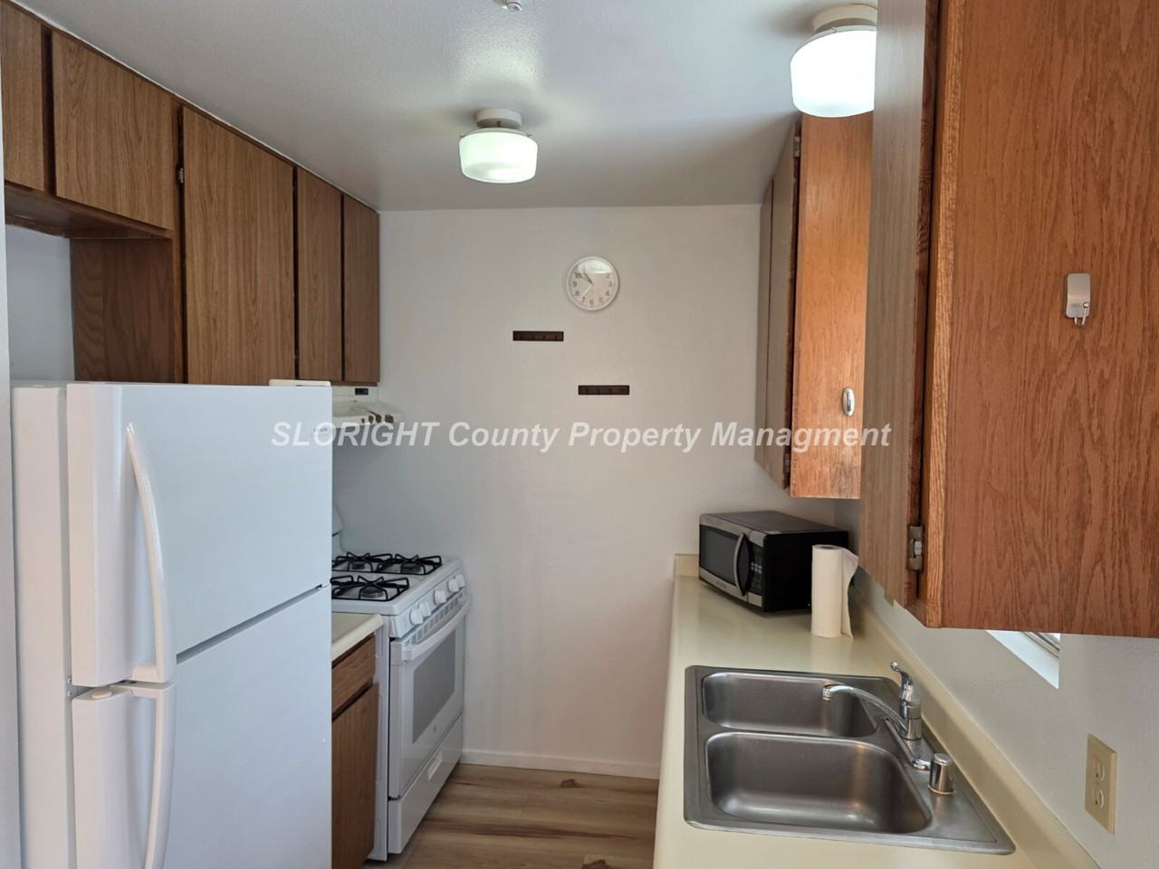 365 N Chorro St - Photo 4 of 12