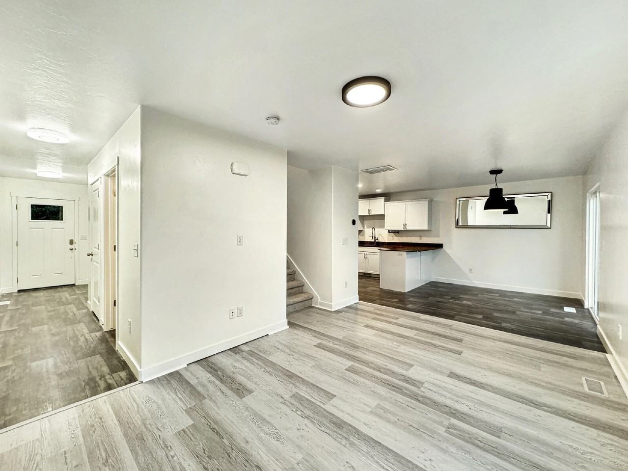 12231 S Ryder Ct - Photo 3 of 23