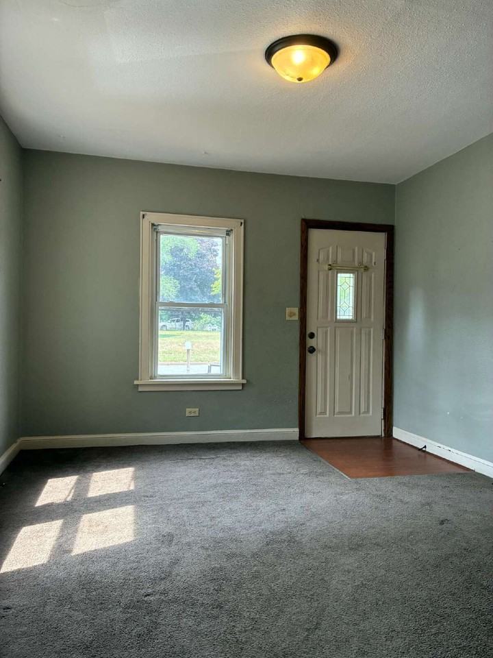 1309 Snelling St - Photo 5 of 15