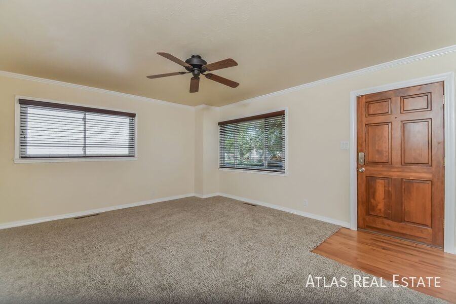 2611 Waldean St - Photo 2 of 18