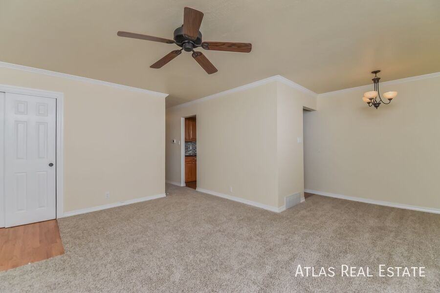 2611 Waldean St - Photo 6 of 18