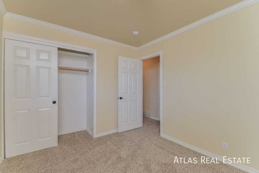 2611 Waldean St - Photo 7 of 18