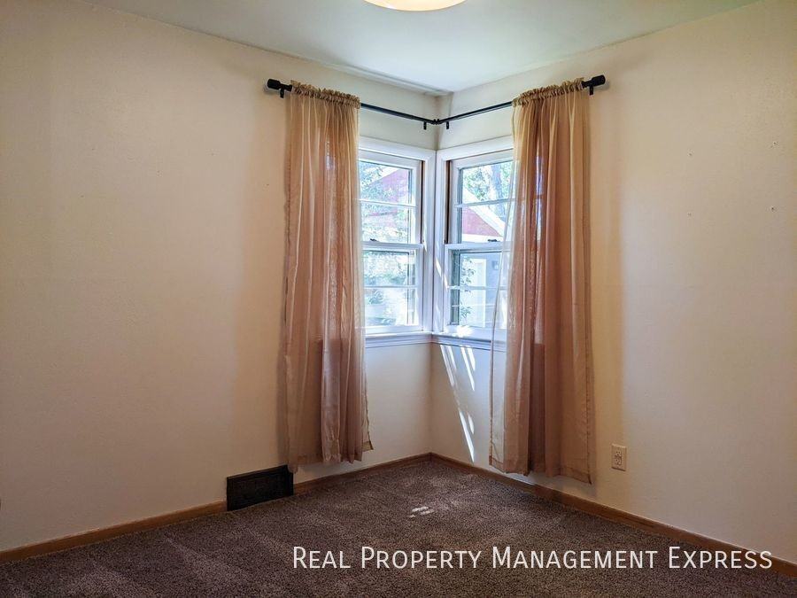 2611 S Duluth Ave - Photo 6 of 16