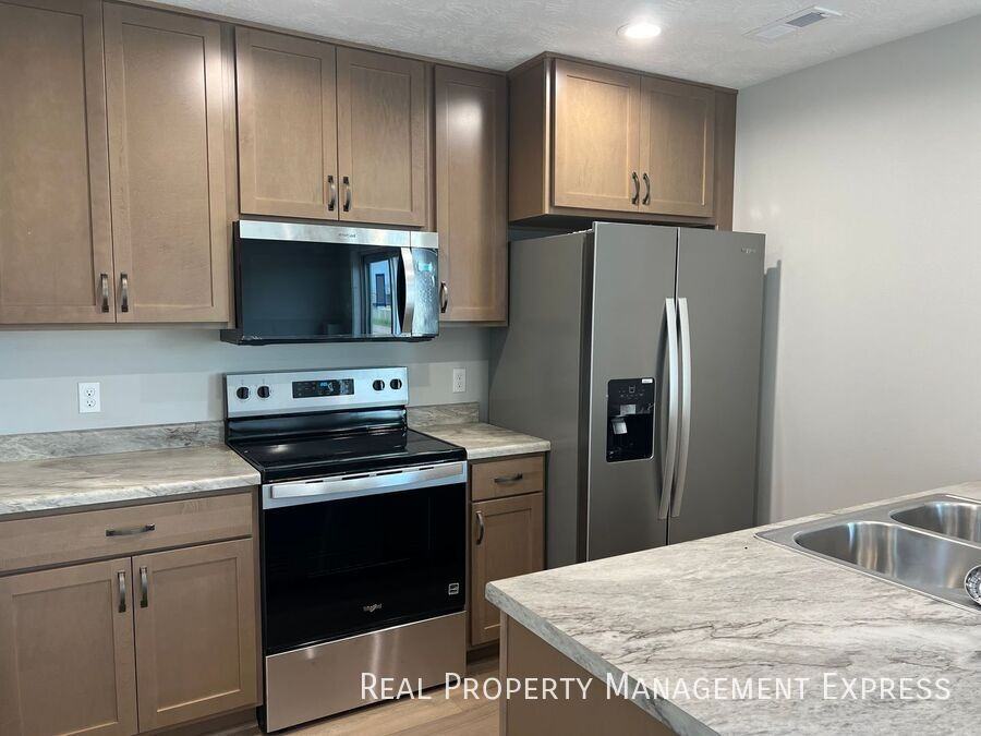 9666 W Tunis Dr - Photo 3 of 27