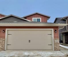 featured image of 2208 S Ronsiek Ave