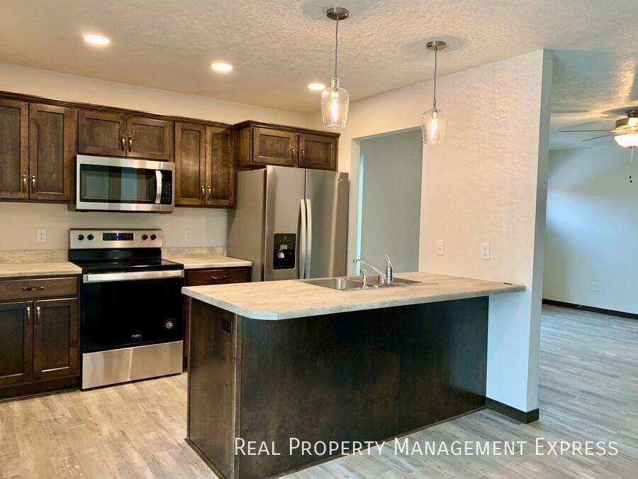 2208 S Ronsiek Ave - Photo 5 of 16