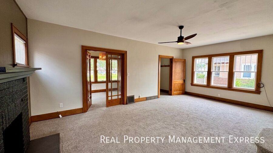 509 W 25th St - Photo 4 of 50