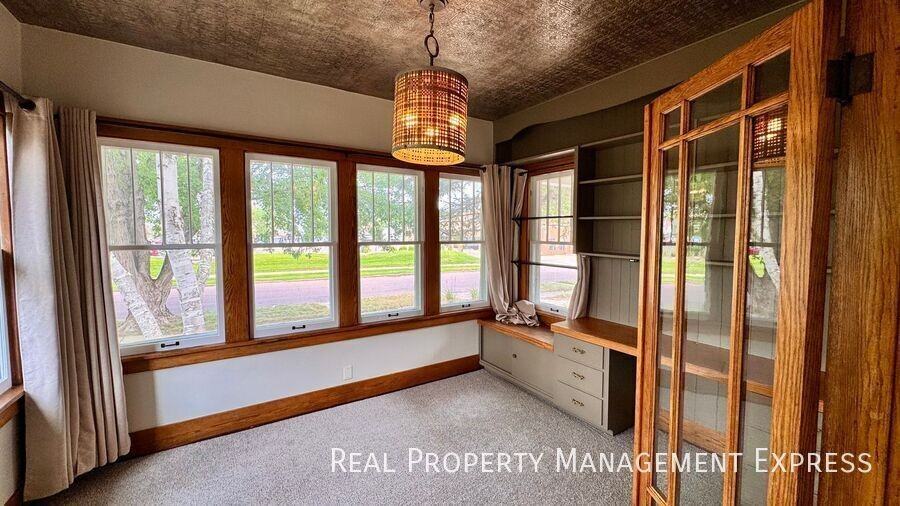 509 W 25th St - Photo 7 of 50