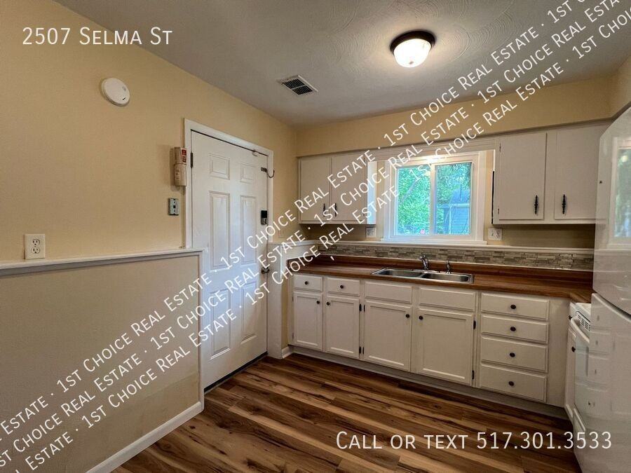 2507 Selma St - Photo 5 of 12