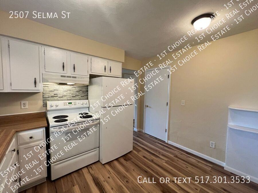 2507 Selma St - Photo 6 of 12
