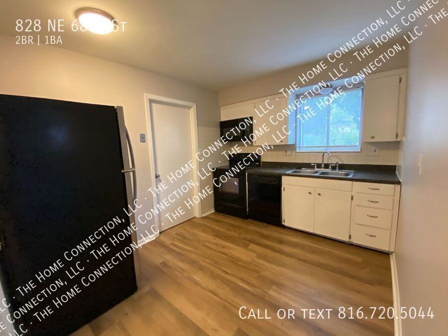 828 Ne 68th St - Photo 2 of 9