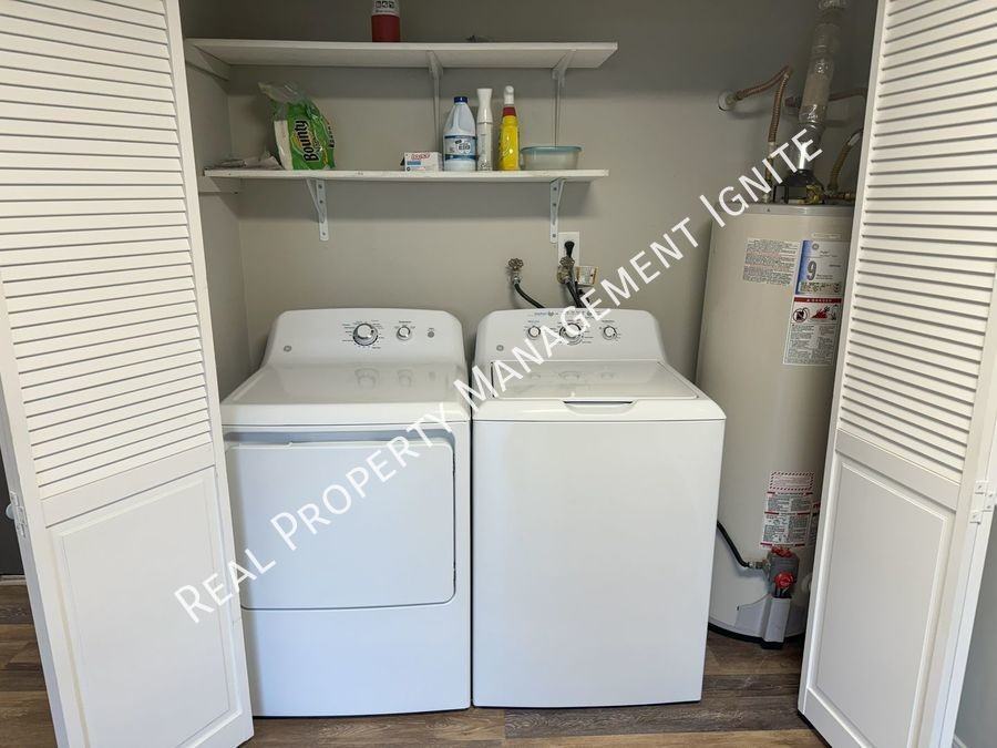 454 Ne Thurston Ave #444 - Photo 7 of 11