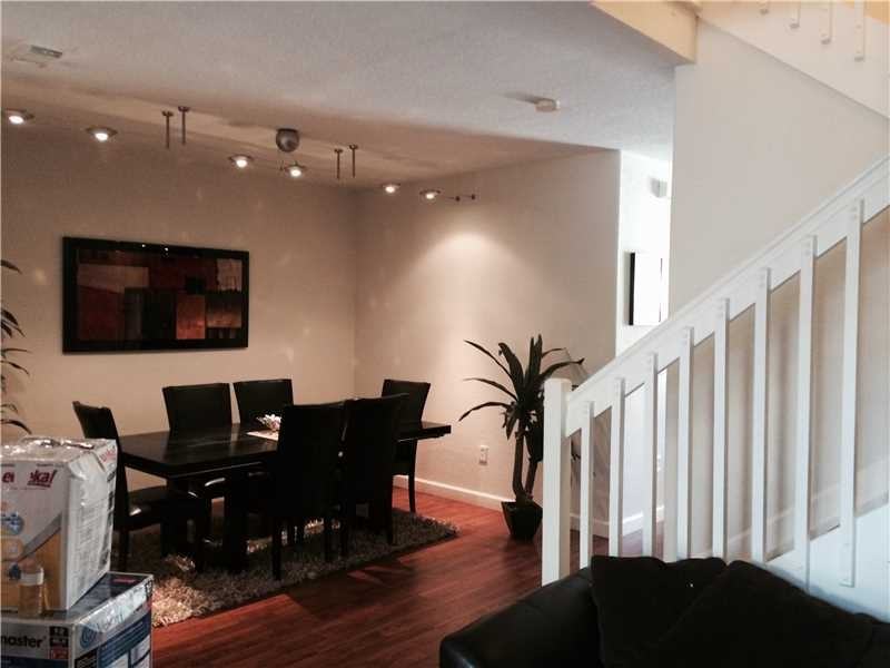 11507 NW 77th Ln - Photo 3 of 5