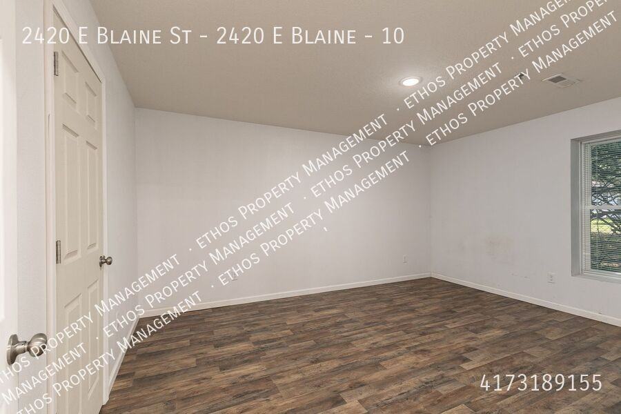 2420 E Blaine St - 2420 E Blaine #10 - Photo 7 of 8