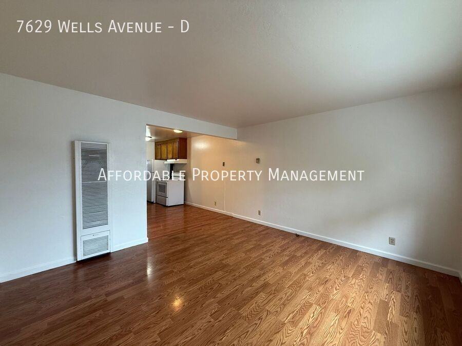 7629 Wells Ave #D - Photo 2 of 11