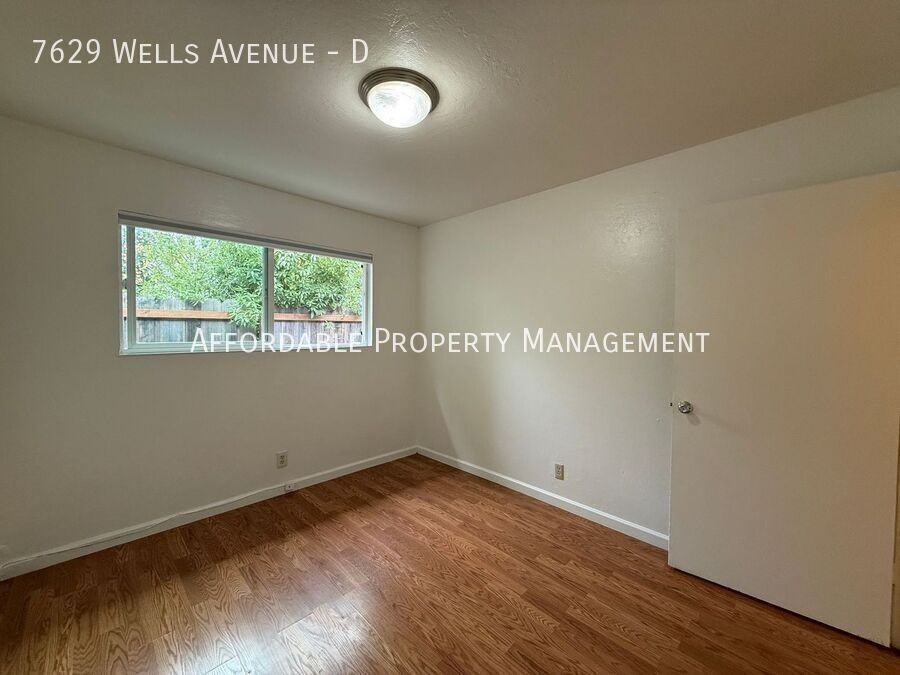 7629 Wells Ave #D - Photo 7 of 11