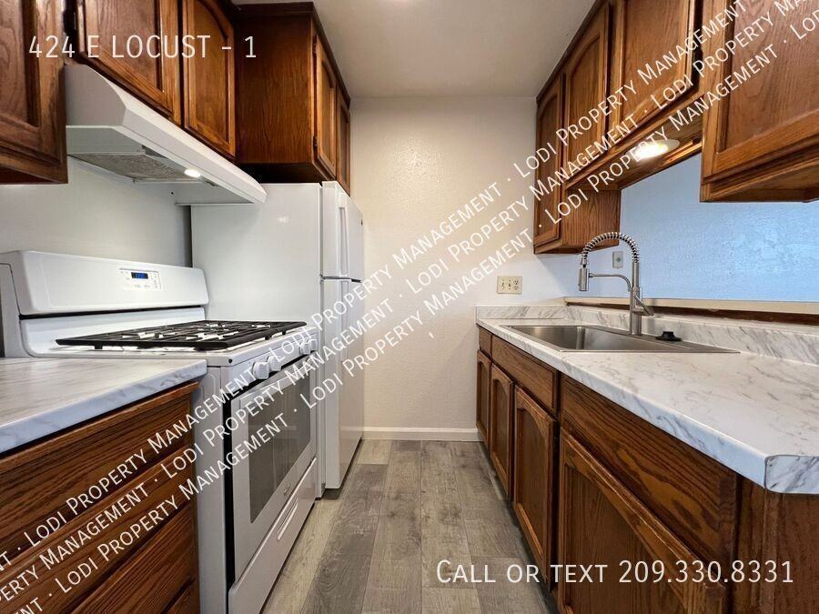 424 E Locust St #1 - Photo 6 of 13