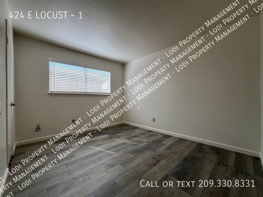 424 E Locust St #1 - Photo 7 of 13