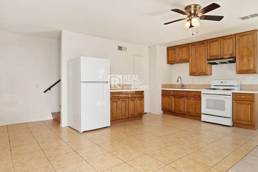 3009 Canyon Crest Dr #B - Photo 5 of 50