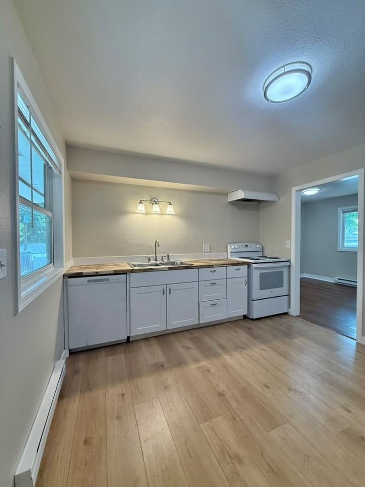 3216 N Maple St - Photo 3 of 8