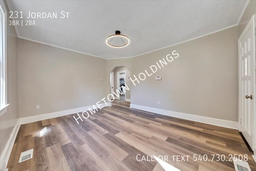 231 Jordon St - Photo 4 of 14