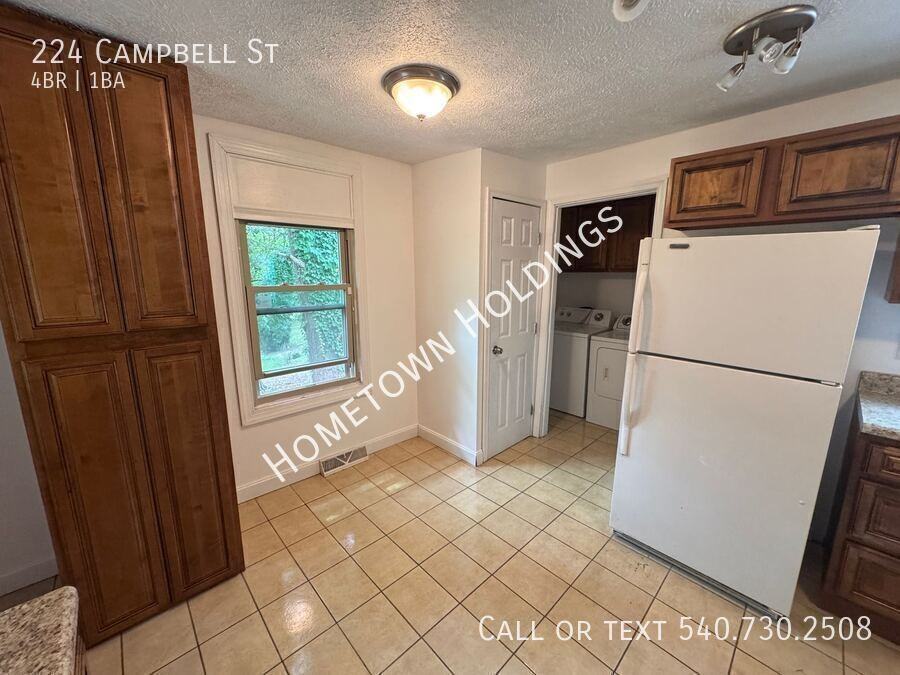 224 Campbell St - Photo 3 of 24
