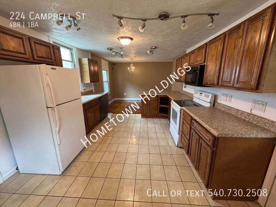 224 Campbell St - Photo 4 of 24