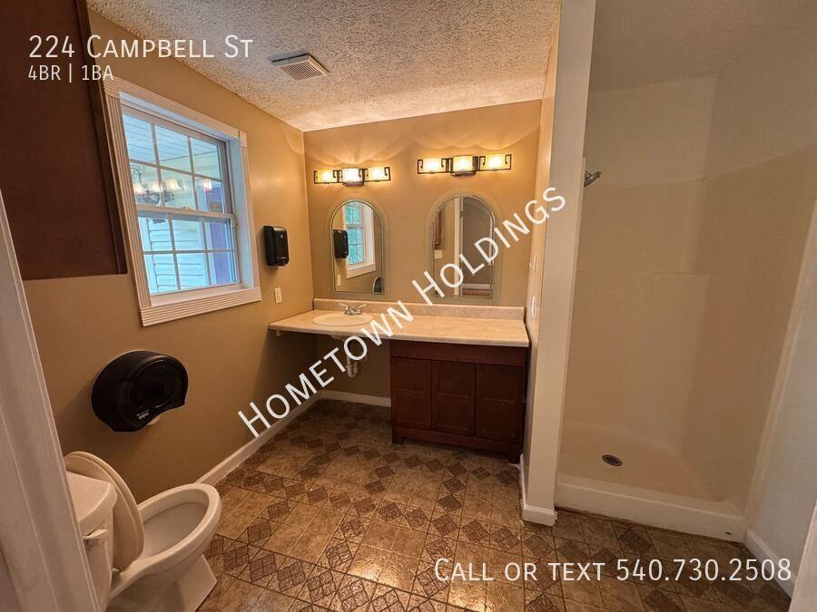 224 Campbell St - Photo 7 of 24