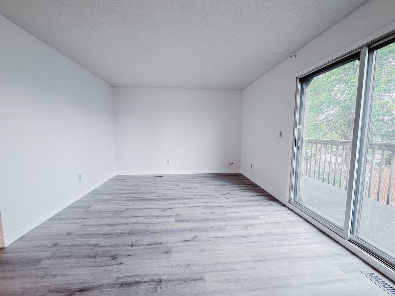 1513 36 St Se - Photo 3 of 19