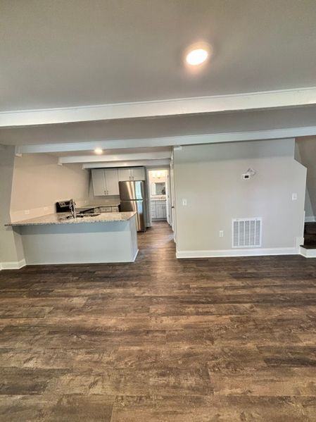 33 Chalet Dr - Photo 4 of 30