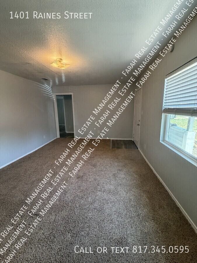 1401 Raines St - Photo 5 of 24
