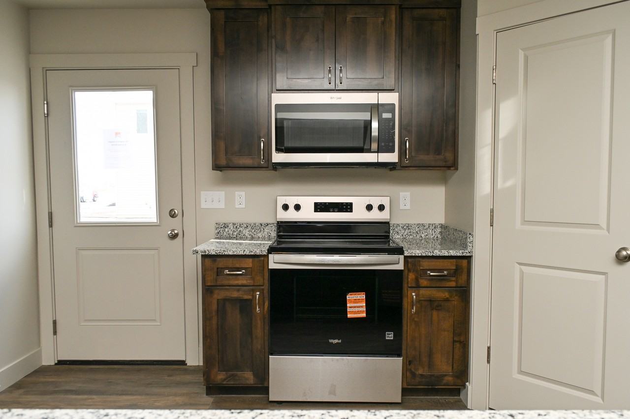 W 450 N - Photo 6 of 20