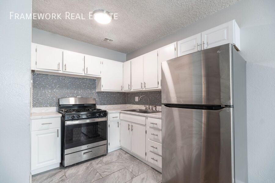 1400 Moline St #107 - Photo 6 of 26